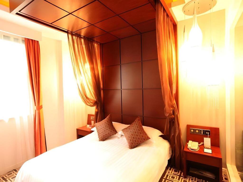 Elegance Bund Hotel Shanghai Exterior photo