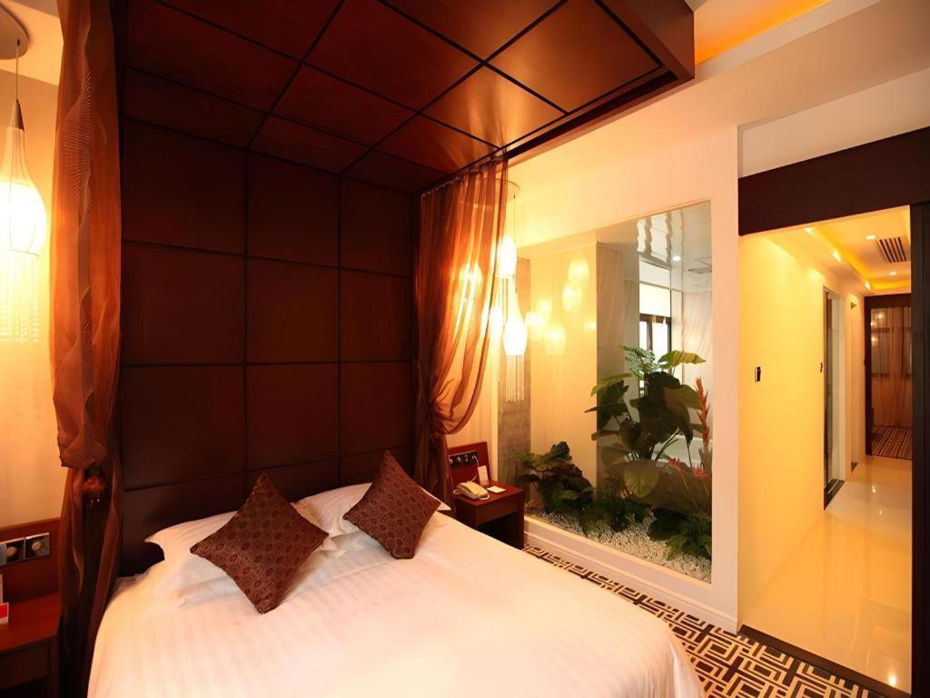 Elegance Bund Hotel Shanghai Exterior photo