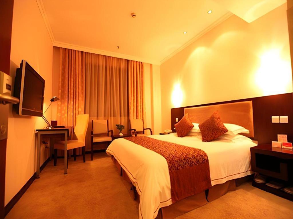 Elegance Bund Hotel Shanghai Exterior photo
